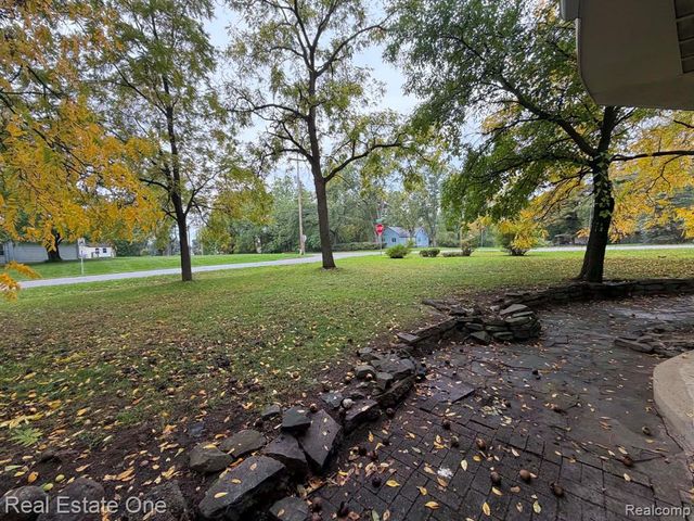 1131 Kettering Street, Burton, MI 48509