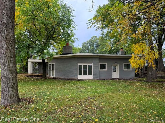 1131 Kettering Street, Burton, MI 48509