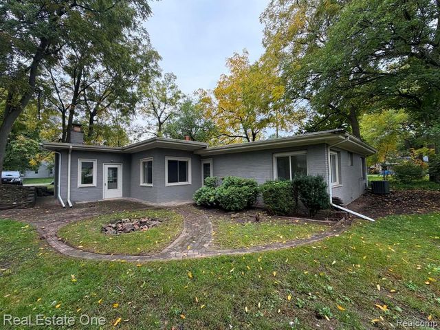 1131 Kettering Street, Burton, MI 48509