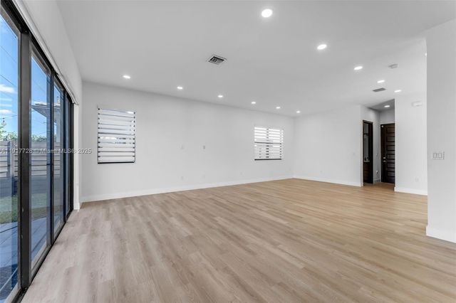 16175 SW 136th Ter, Miami, FL 33196