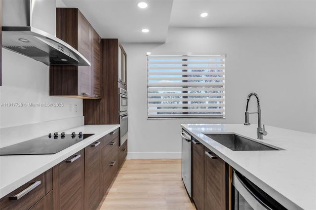 16175 SW 136th Ter, Miami, FL 33196