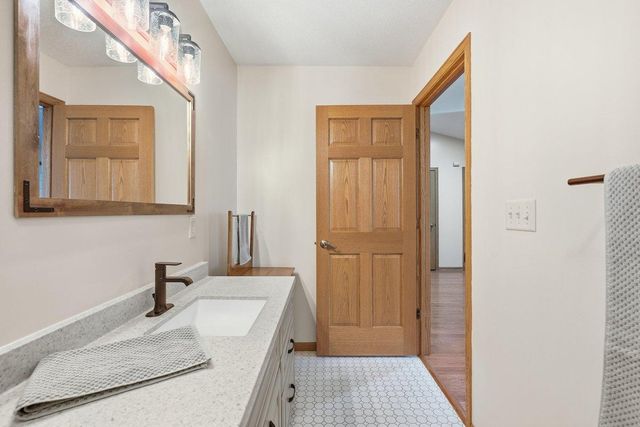 320 Willink Drive, Baldwin, WI 54002