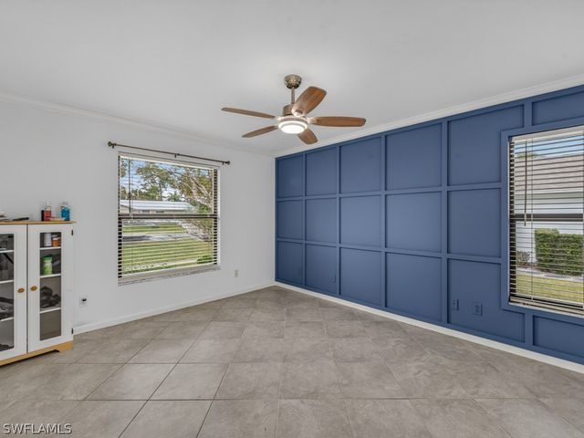 2264 Outrigger LN, Naples, FL 34104