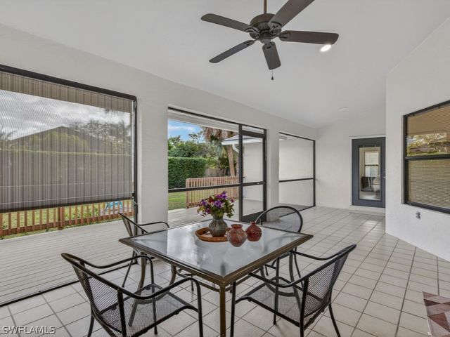 2264 Outrigger LN, Naples, FL 34104