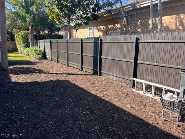 2264 Outrigger LN, Naples, FL 34104