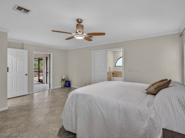 2264 Outrigger LN, Naples, FL 34104