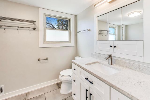 1916 Courtland Avenue, Park Ridge, IL 60068