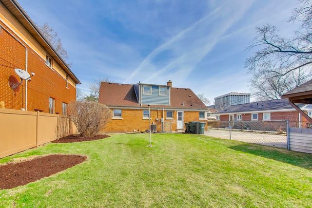 1916 Courtland Avenue, Park Ridge, IL 60068