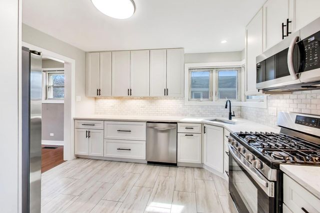 1916 Courtland Avenue, Park Ridge, IL 60068