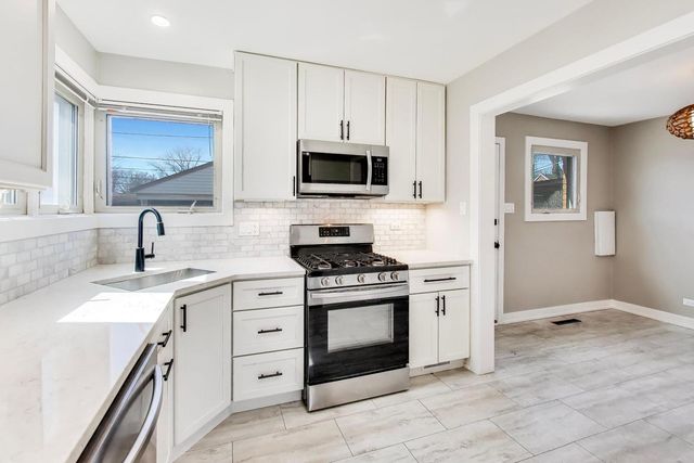 1916 Courtland Avenue, Park Ridge, IL 60068