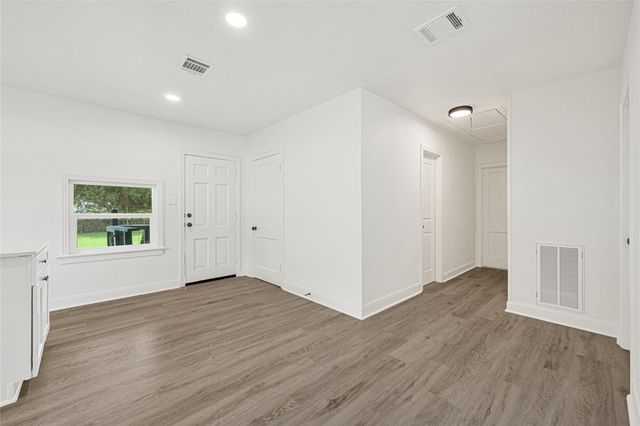 1202 N Roberson Street, Conroe, TX 77301