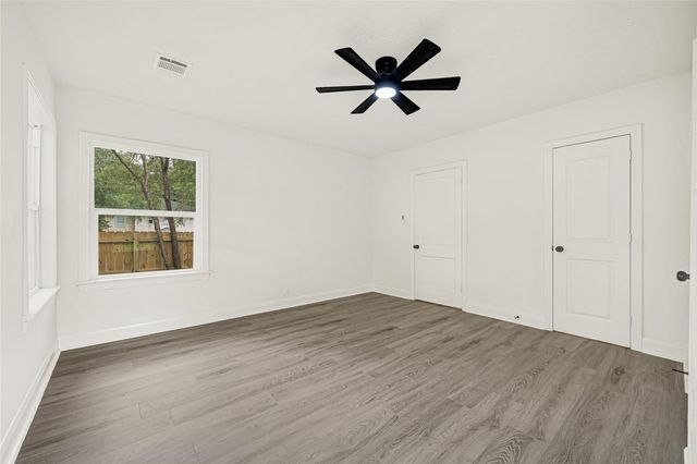 1202 N Roberson Street, Conroe, TX 77301