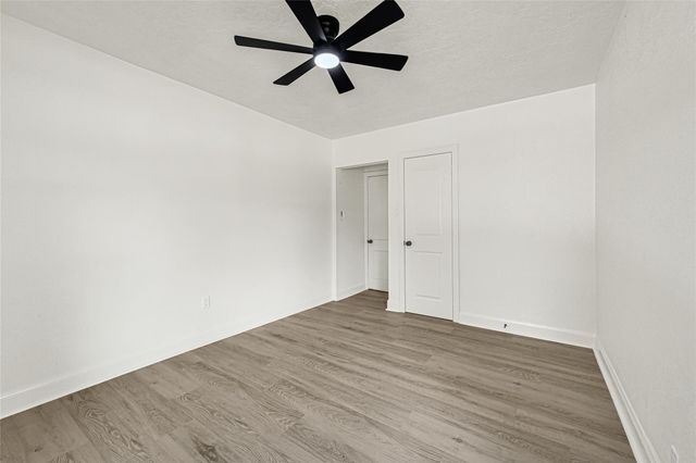 1202 N Roberson Street, Conroe, TX 77301