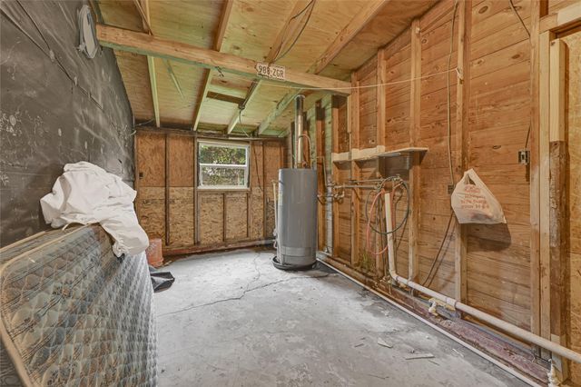 1202 N Roberson Street, Conroe, TX 77301