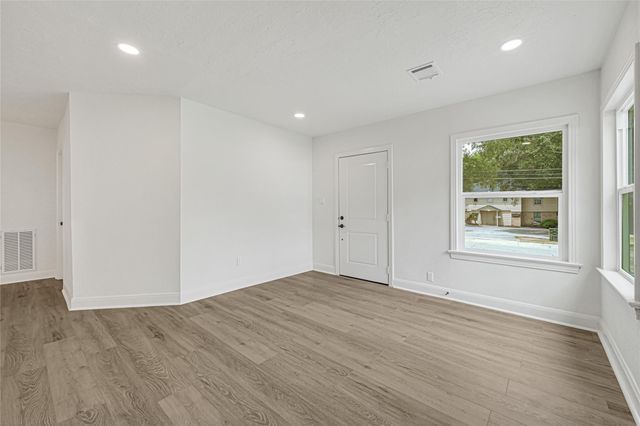1202 N Roberson Street, Conroe, TX 77301