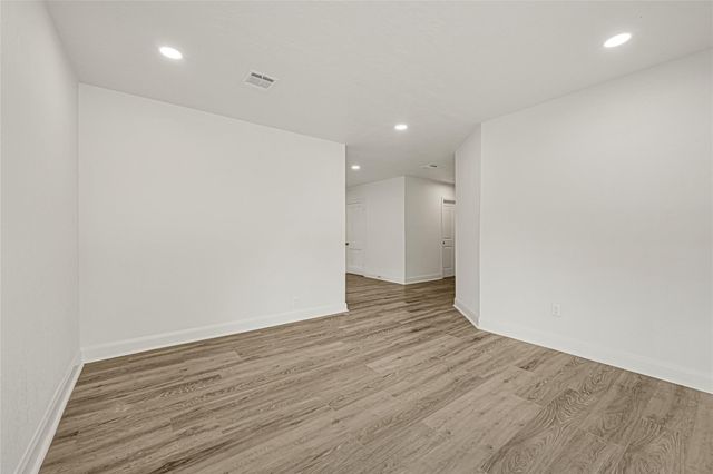 1202 N Roberson Street, Conroe, TX 77301
