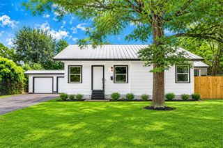 1202 N Roberson Street, Conroe, TX 77301