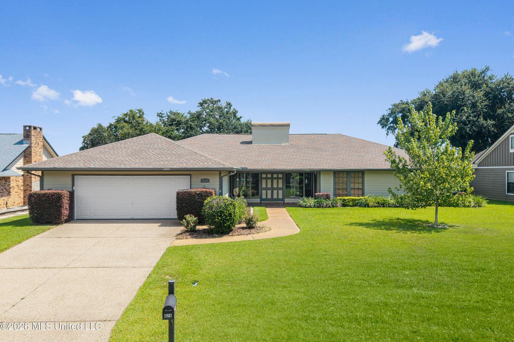 428 Cove Drive, Biloxi, MS 39531