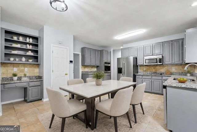 205 Harbor Lakes Way, Fayetteville, GA 30215