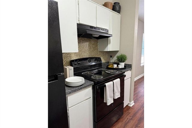 3001 Jane Lane 102, Haltom City, TX 76117
