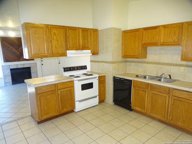 9819 Valley Villa, San Antonio, TX 78250