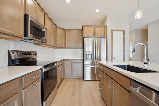 2715 Autumn Woods Drive, Cedar Falls, IA 50613