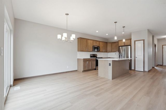 2715 Autumn Woods Drive, Cedar Falls, IA 50613