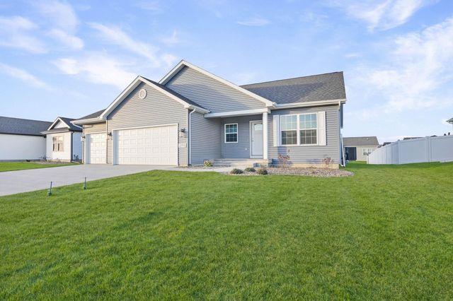 2715 Autumn Woods Drive, Cedar Falls, IA 50613