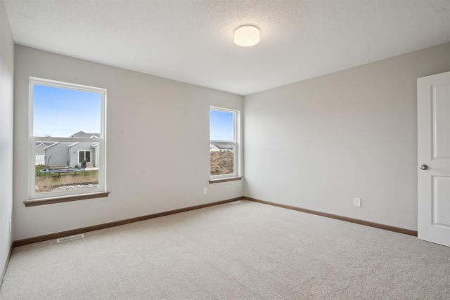 2715 Autumn Woods Drive, Cedar Falls, IA 50613