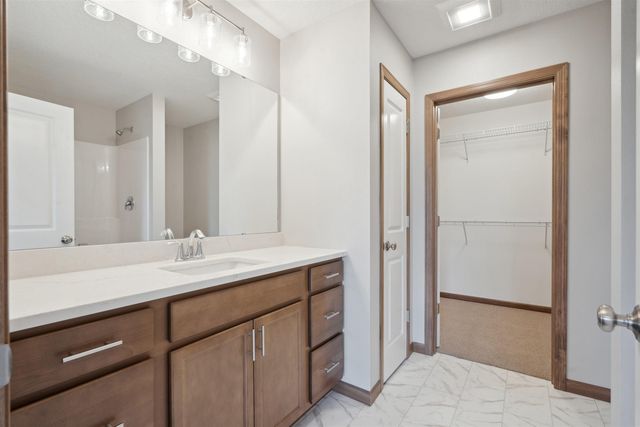 2715 Autumn Woods Drive, Cedar Falls, IA 50613