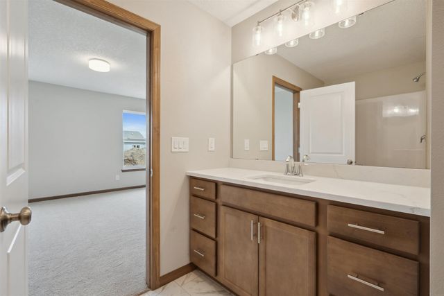 2715 Autumn Woods Drive, Cedar Falls, IA 50613