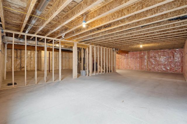 2715 Autumn Woods Drive, Cedar Falls, IA 50613