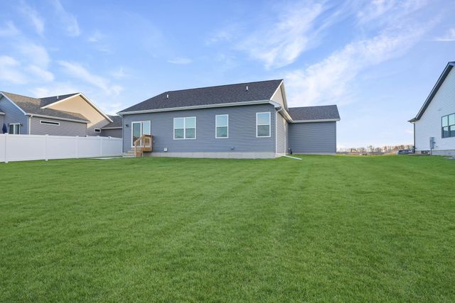 2715 Autumn Woods Drive, Cedar Falls, IA 50613