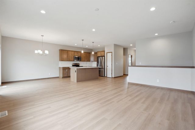 2715 Autumn Woods Drive, Cedar Falls, IA 50613