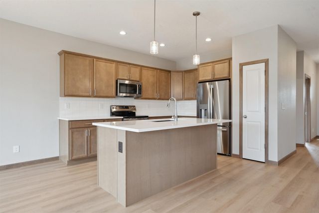 2715 Autumn Woods Drive, Cedar Falls, IA 50613