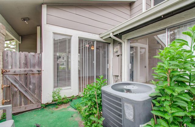 12203 Sandpiper Drive 122, Houston, TX 77035