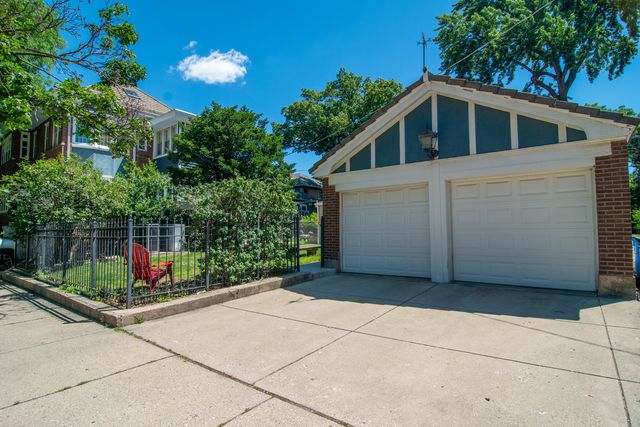 2247 W Estes Avenue 1, Chicago, IL 60645
