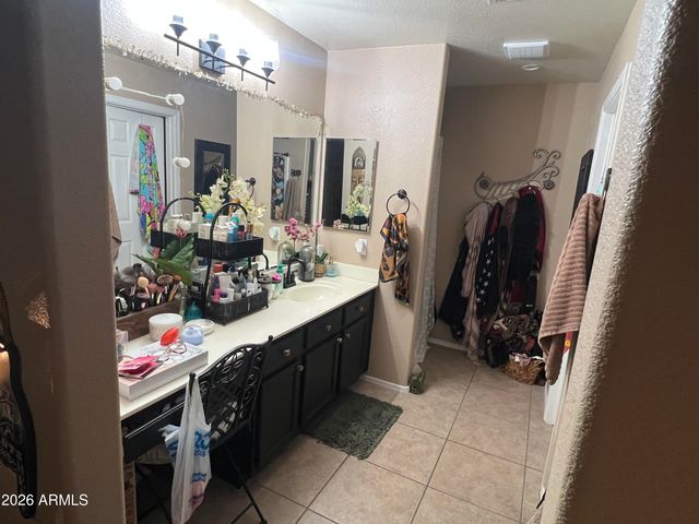 11185 W ASHLEY CHANTIL Drive, Surprise, AZ 85378