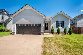609 S Cavalcade Cir, Oak Grove, KY 42262