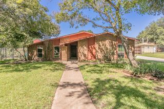 2106 Acer Court, Grand Prairie, TX 75052