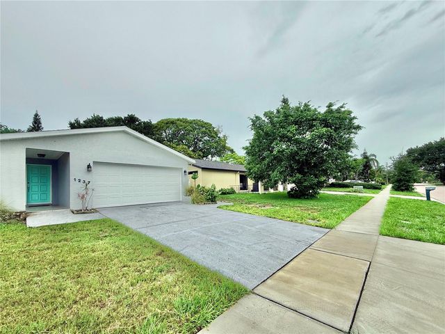 1237 LOTUS PATH, Clearwater, FL 33756