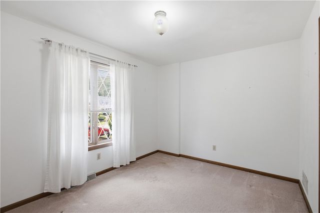 1721 Grove Crest Dr, Plum Boro, PA 15239