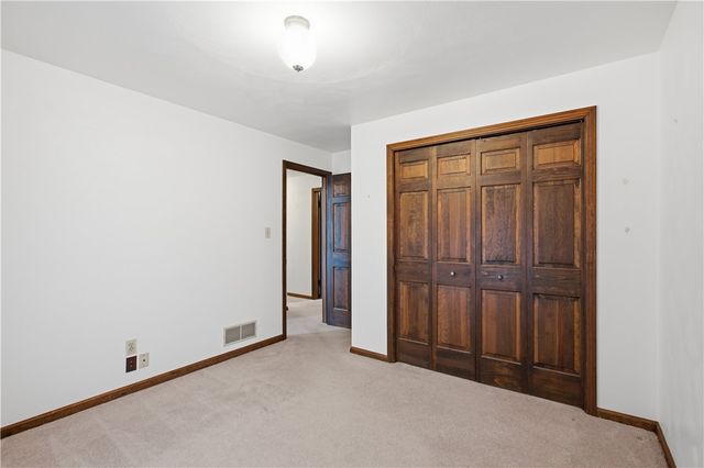 1721 Grove Crest Dr, Plum Boro, PA 15239