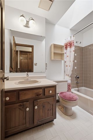 1721 Grove Crest Dr, Plum Boro, PA 15239