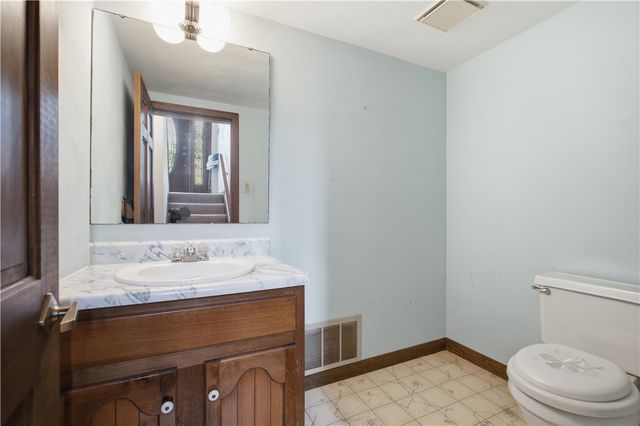 1721 Grove Crest Dr, Plum Boro, PA 15239