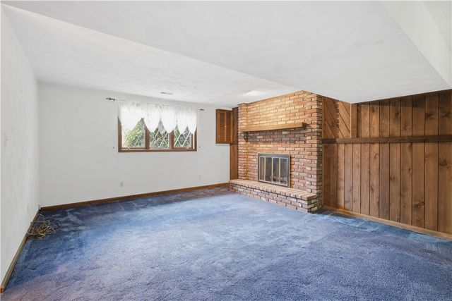 1721 Grove Crest Dr, Plum Boro, PA 15239