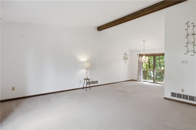 1721 Grove Crest Dr, Plum Boro, PA 15239