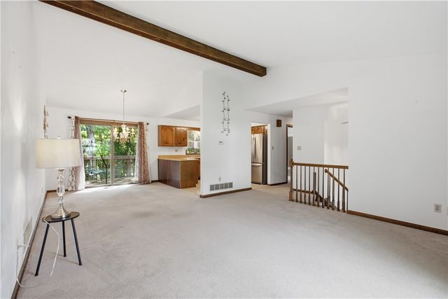 1721 Grove Crest Dr, Plum Boro, PA 15239