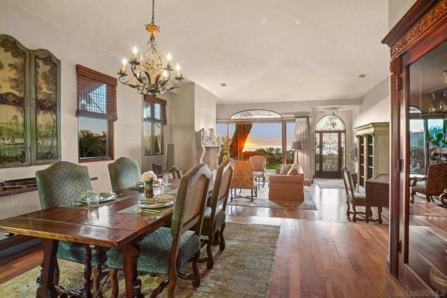 2061 Seaview Ave., Del Mar, CA 92014