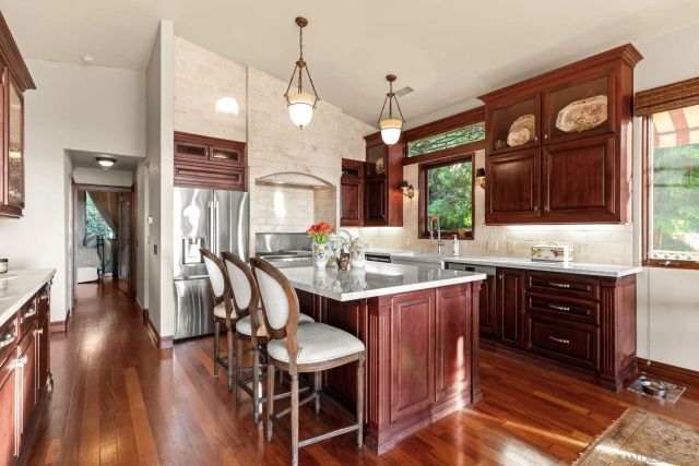 2061 Seaview Ave., Del Mar, CA 92014